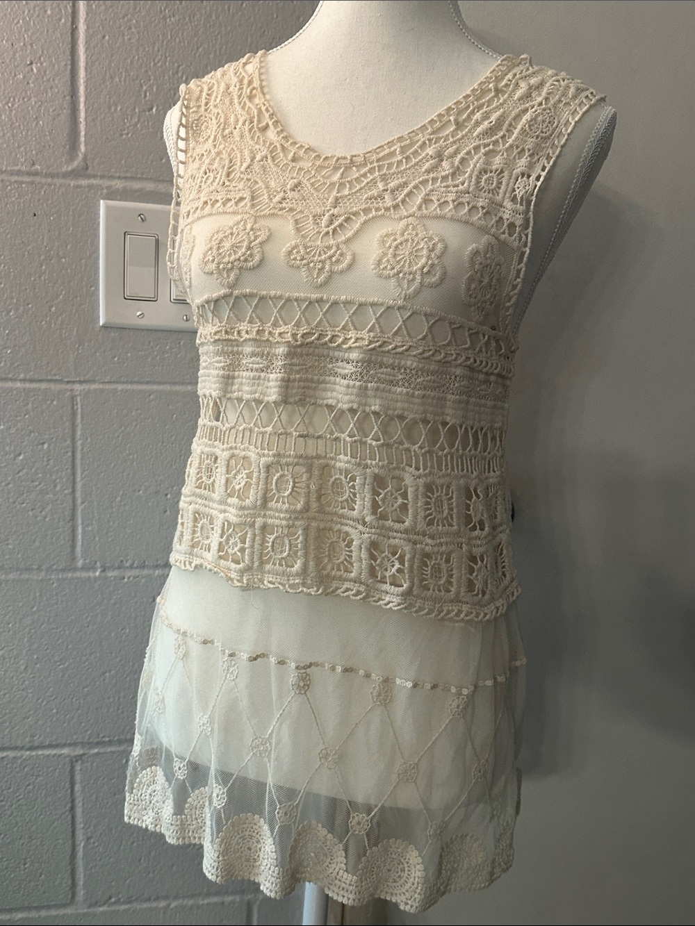 Sleeveless Crochet Lace Mini Dress - Cream